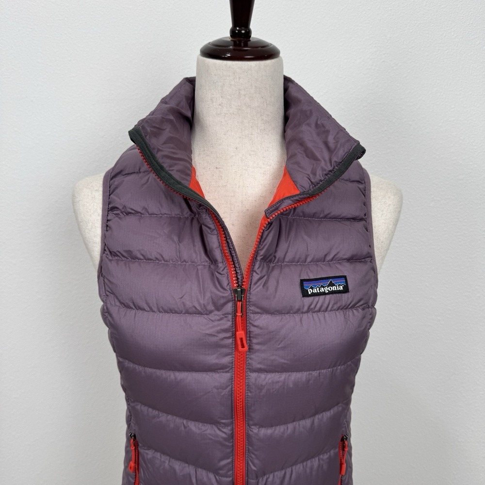 Patagonia‎ Womens Down Vest Size XS Purple Orange Quilted Full Zip Layering Warm - Picture 2 of 16